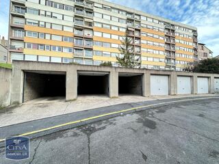  Parking / Garage à louer 