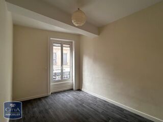  Appartement à louer 5 pièces 132 m²