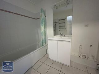  Appartement à louer 3 pièces 65 m²