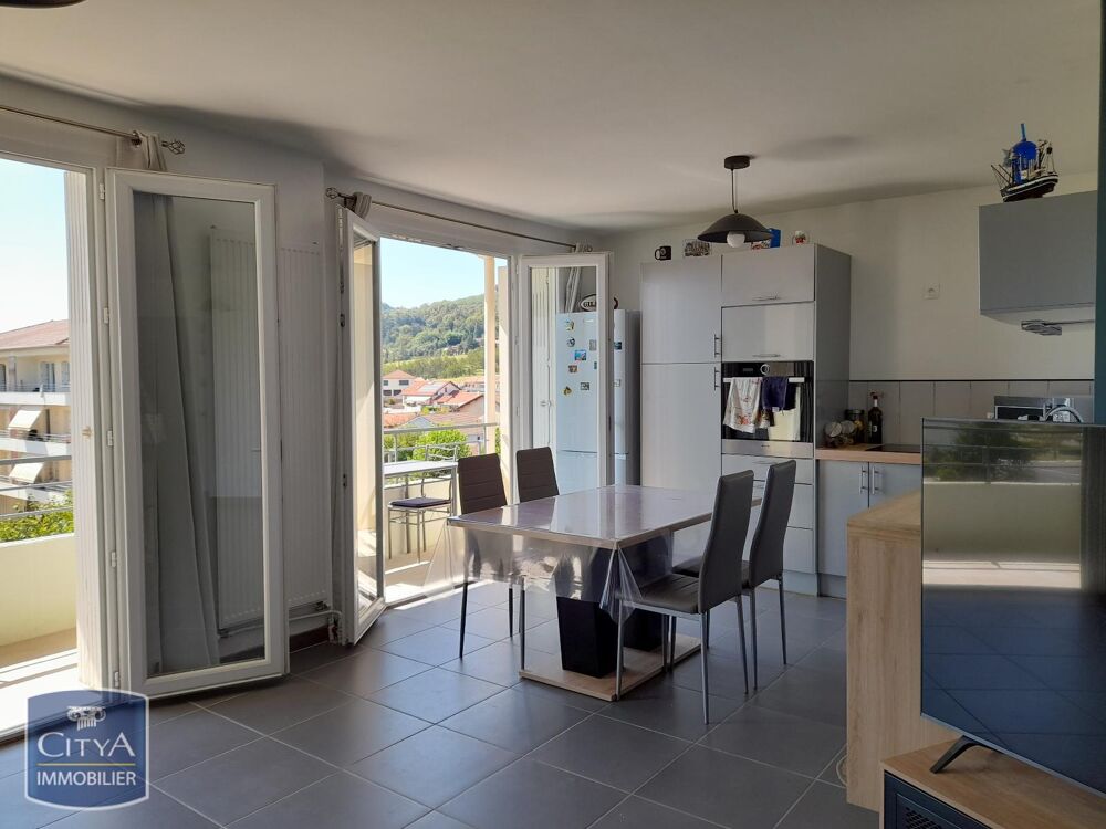 À LOUER : Appartement T3 situé à Saint Marcellin, réside....
