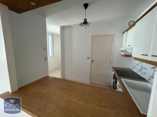  Appartement à louer 4 pièces 99 m²