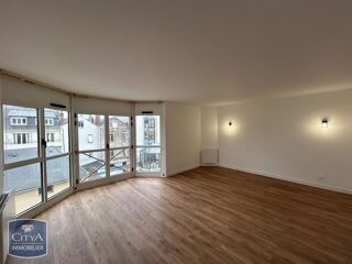 Appartement à louer 4 pièces 110 m²