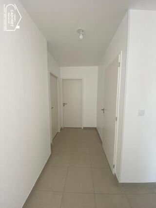  Appartement à louer 3 pièces 64 m²