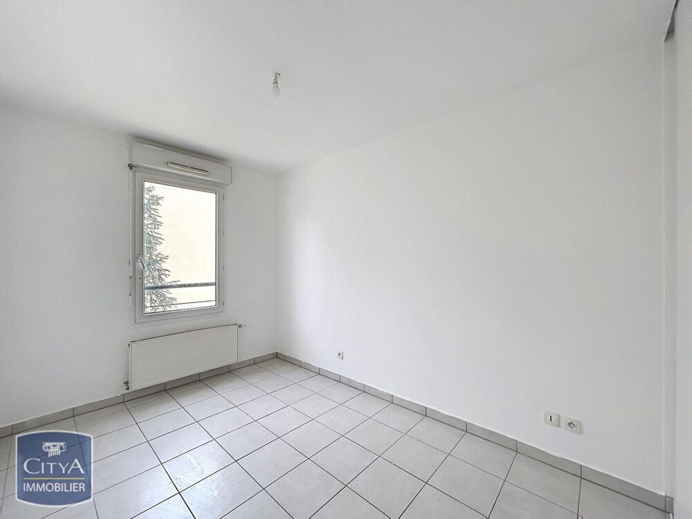 EXCLUSIVITÉ - APPARTEMENT 3 PIÈCES AVEC BALCON - VENISSI....