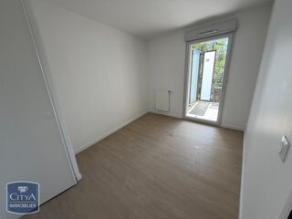  Appartement à louer 4 pièces 80 m²