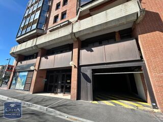  Parking / Garage à louer 