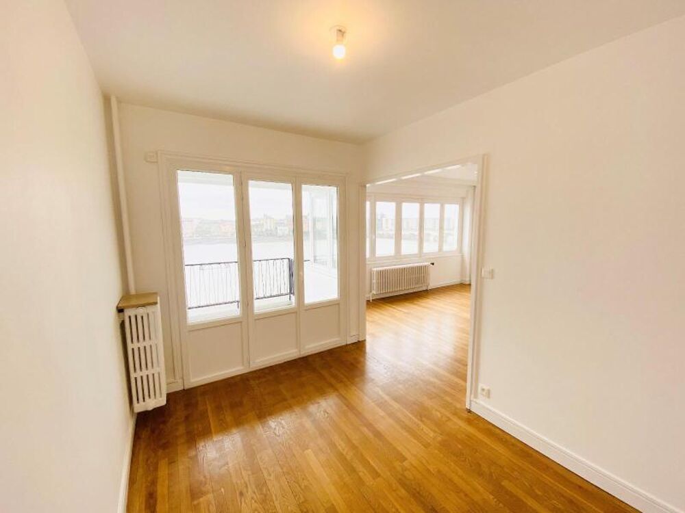 Nous vous proposons à la location un appartement T3Bis i....