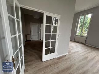  Appartement à louer 3 pièces 107 m²