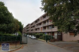  Parking / Garage � louer  Pau