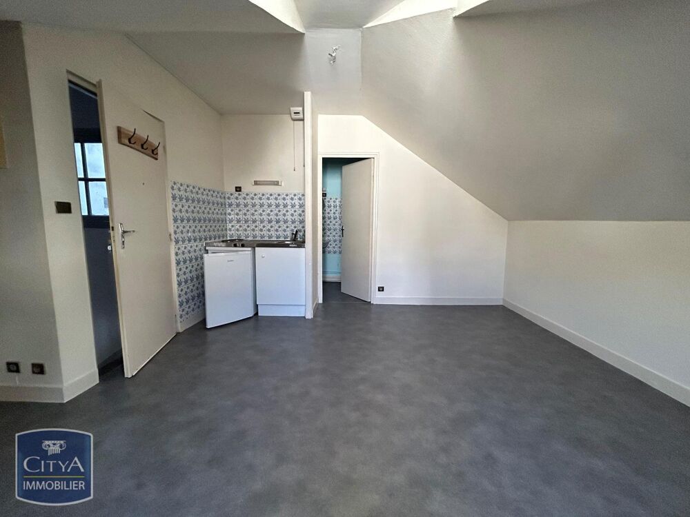 À LOUER : Appartement rénové T1 situé en plein coeur de B....