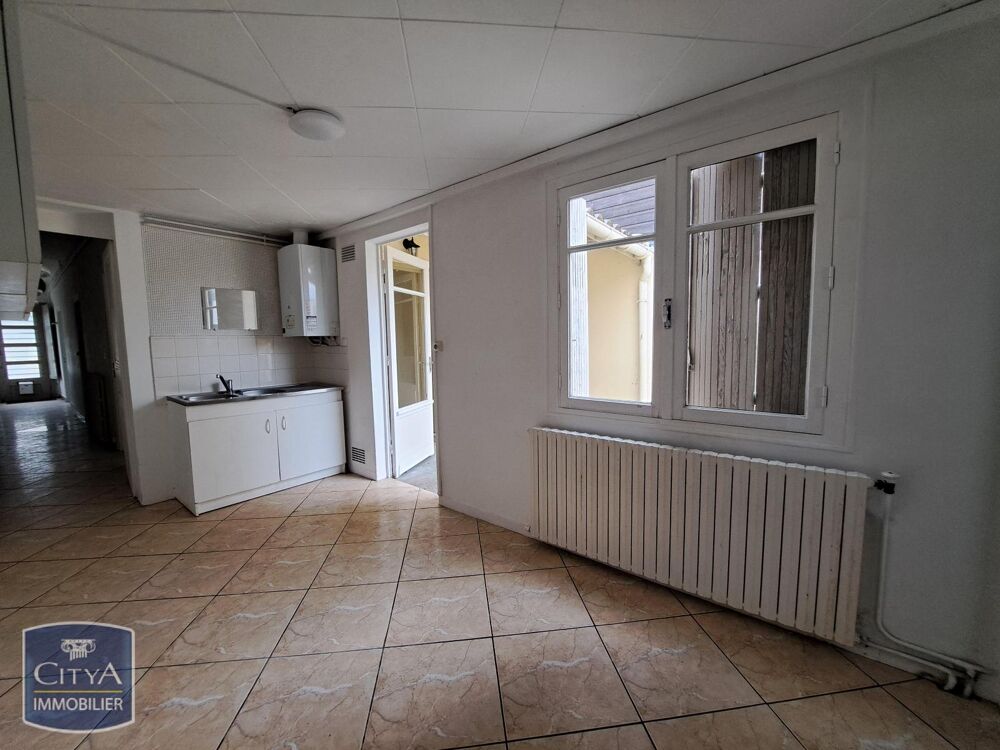 À LOUER : MAISON T3 NON MEUBLEE AVEC TERRASSE + JARDIN E....