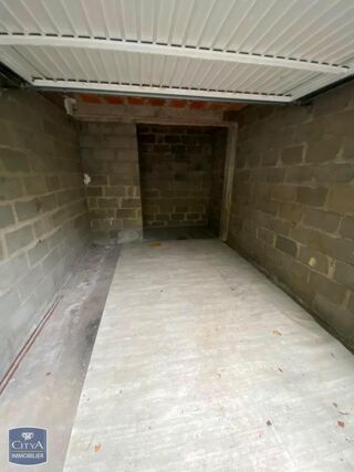  Parking / Garage � louer 