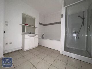  Appartement à louer 4 pièces 87 m²