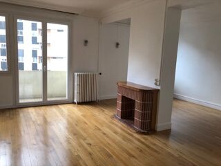  Appartement à louer 3 pièces 82 m²