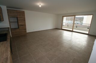  Appartement � louer 3 pi�ces 77 m�