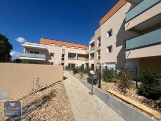  Appartement à louer 4 pièces 82 m²