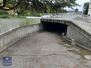  Parking / Garage � louer 