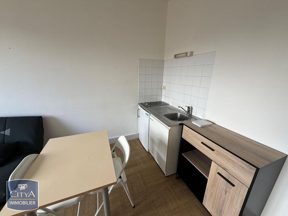 À LOUER : Appartement T1 moderne situé à Thiers, dans le....