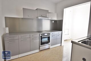  Appartement à louer 4 pièces 74 m²
