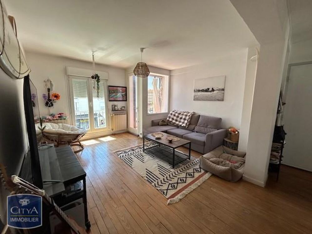 À LOUER A L'ANNEE - Appartement T3 - ROYAN CENTRE-VILLE ....