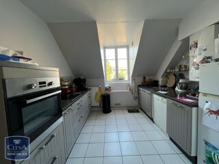  Appartement à louer 5 pièces 104 m²