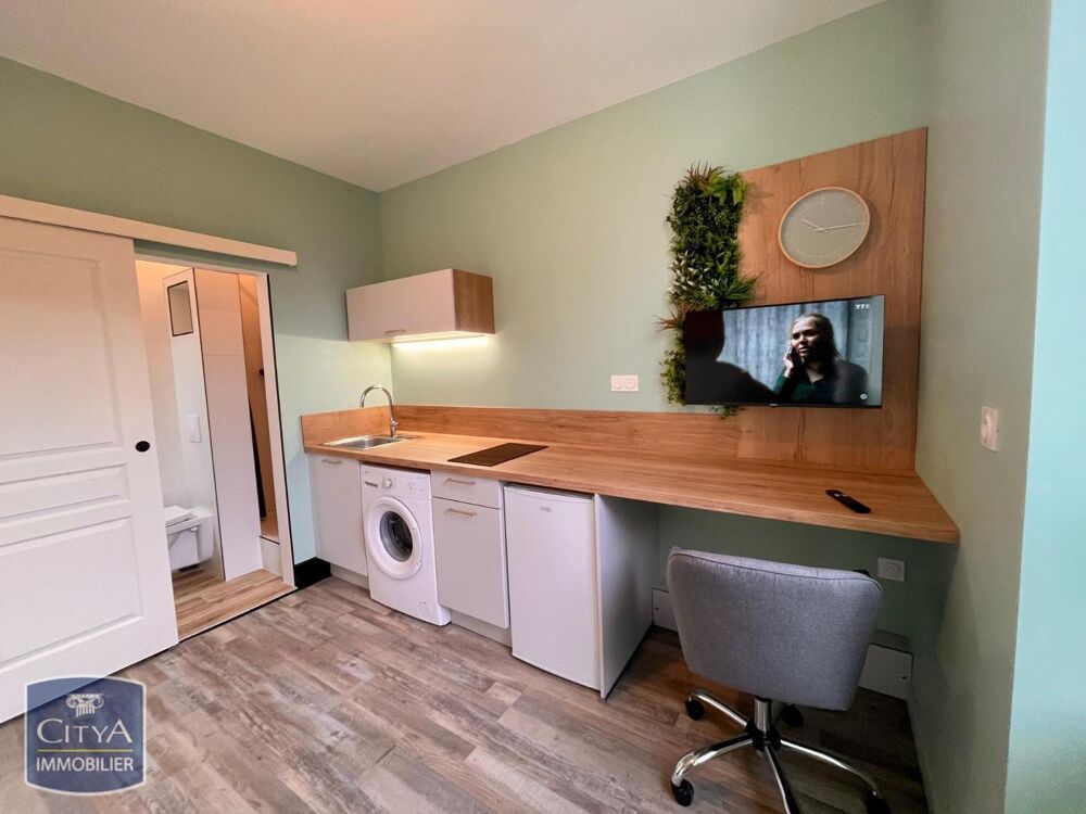 ROANNE - CHARMANT STUDIO MEUBLE Venez découvrir ce beau ....