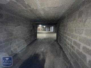  Parking / Garage à louer 