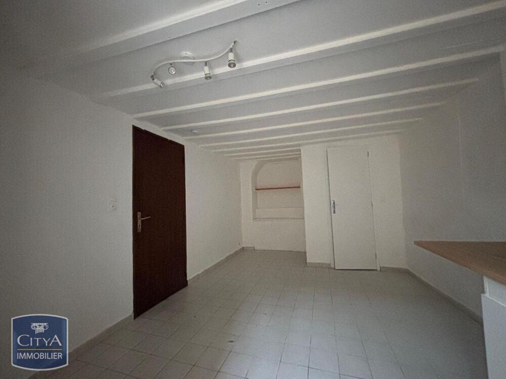 À LOUER : Appartement T1 situé à Carpentras. Ce bien imm....