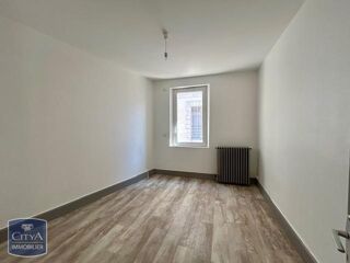  Appartement à louer 4 pièces 91 m²