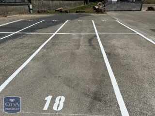  Parking / Garage à louer 