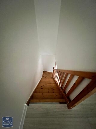 Appartement à louer 4 pièces 84 m²