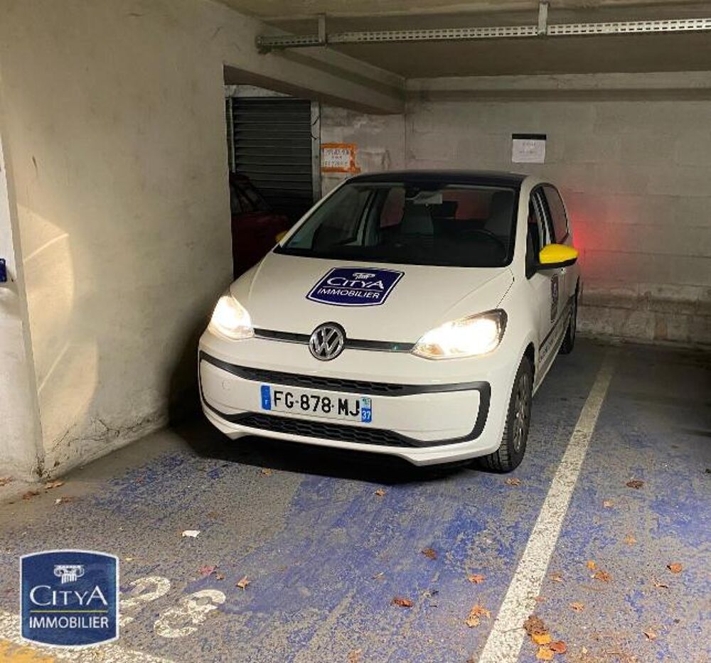 location Parking / Garage Tours (37000)