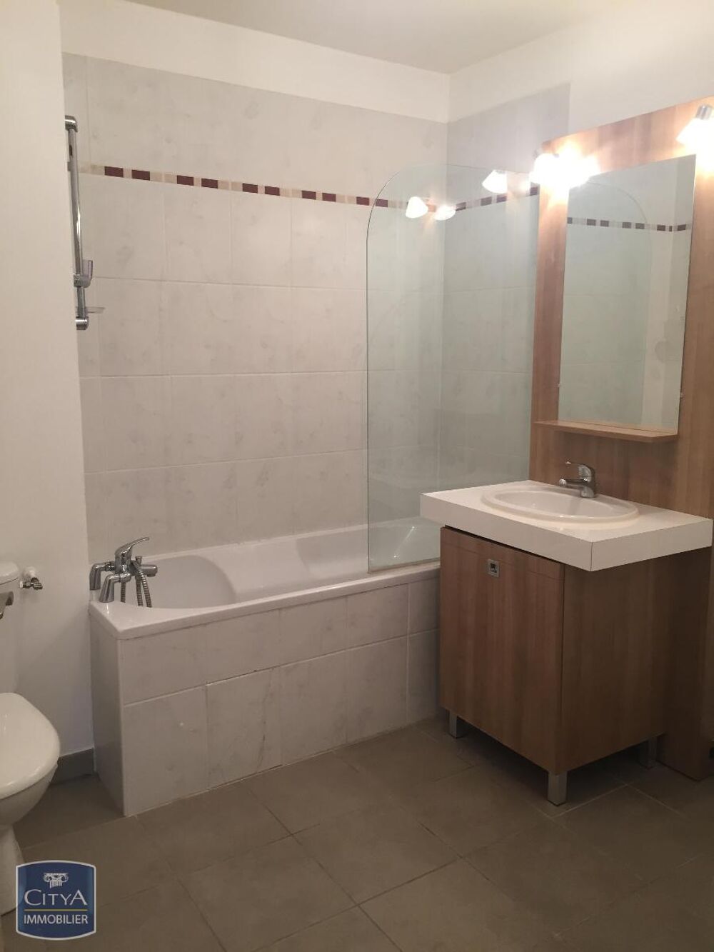 location Appartement - 2 pièce(s) - 41 m² Roquebrune-sur-Argens (83520)