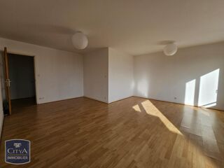  Appartement à louer 4 pièces 90 m²
