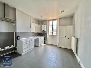  Appartement à louer 3 pièces 84 m²