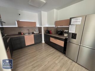  Appartement à louer 4 pièces 116 m²