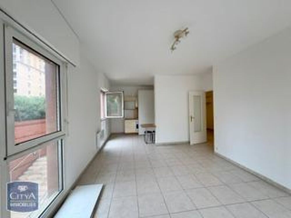 À LOUER : Appartement T2 en cours d'ameublement à Aix-en....