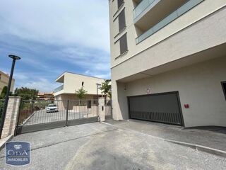  Parking / Garage � louer 