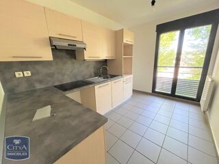  Appartement à louer 3 pièces 80 m²