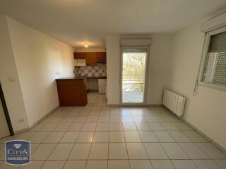  Appartement à louer 3 pièces 42 m²