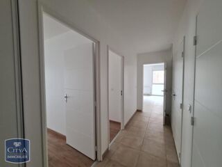  Appartement à louer 4 pièces 74 m²