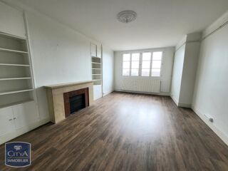  Appartement à louer 4 pièces 122 m²