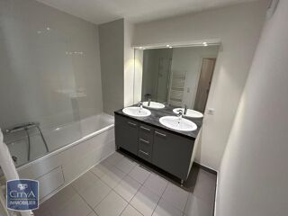  Appartement à louer 3 pièces 72 m²