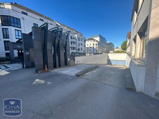  Parking / Garage � louer 