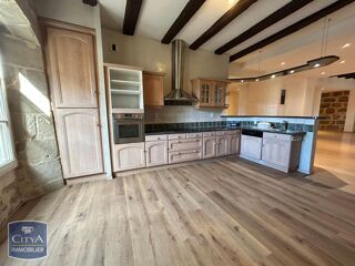  Appartement à louer 5 pièces 144 m²