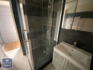  Appartement à louer 2 pièces 27 m²
