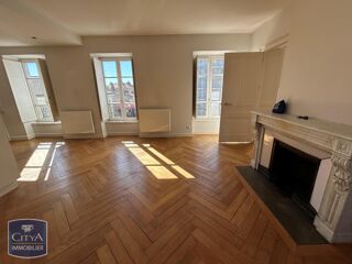  Appartement à louer 4 pièces 102 m²