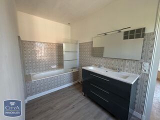  Appartement à louer 5 pièces 181 m²