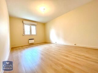  Appartement à louer 2 pièces 72 m²