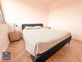  Appartement à louer 4 pièces 84 m²